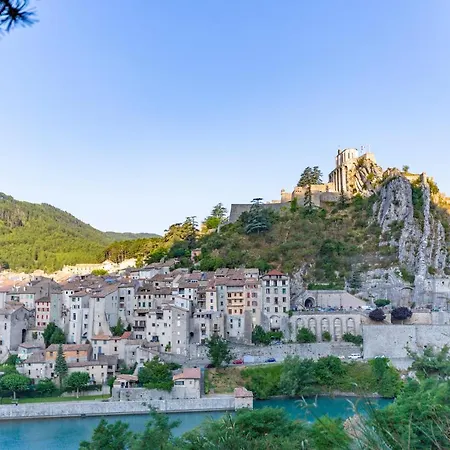 Sites Et Paysages Les Pres Hauts Sisteron